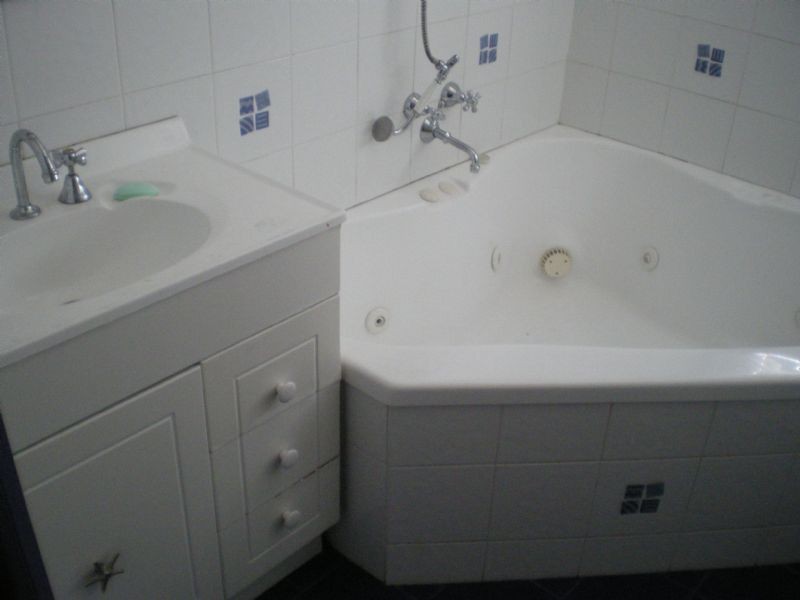 6 Clements Grove, Reservoir VIC 3073