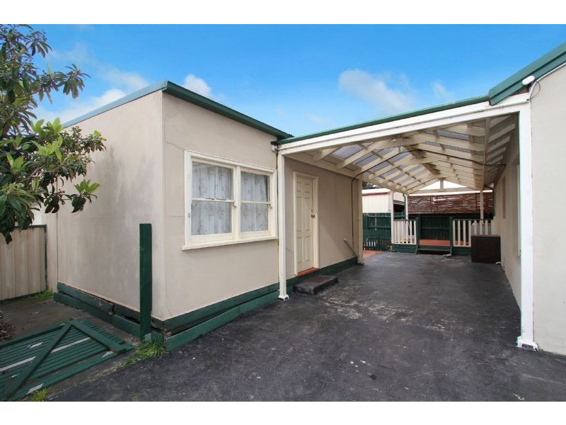 18 Daleglen Street, Reservoir VIC 3073