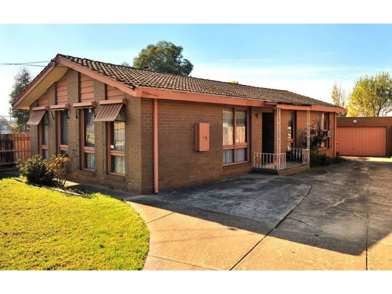 2 Moira Avenue, Reservoir VIC 3073