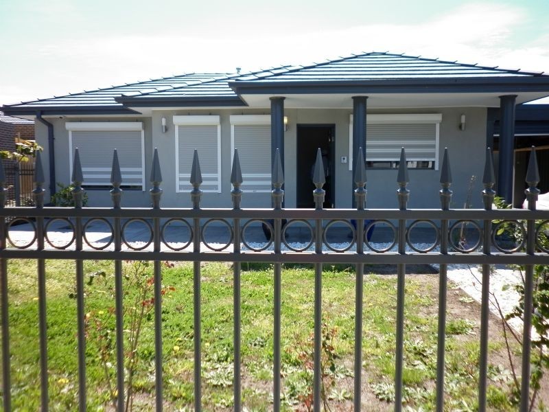 1/10 McComas Street, Reservoir VIC 3073