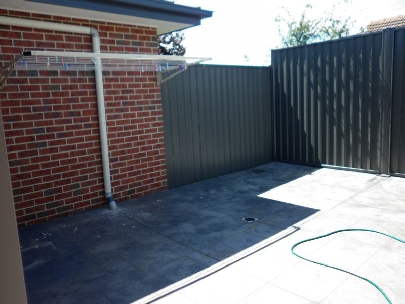 1/10 McComas Street, Reservoir VIC 3073