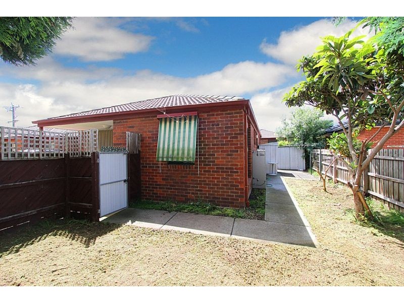 2/77 Blake Street, Reservoir VIC 3073