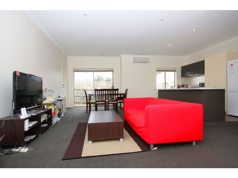 2/64 Seston Street, Reservoir VIC 3073