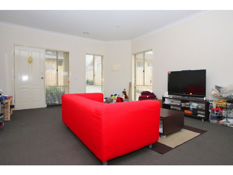 2/64 Seston Street, Reservoir VIC 3073