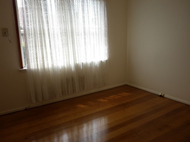 2 Erskine Avenue, Reservoir VIC 3073