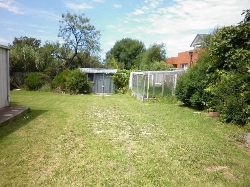 2 Erskine Avenue, Reservoir VIC 3073