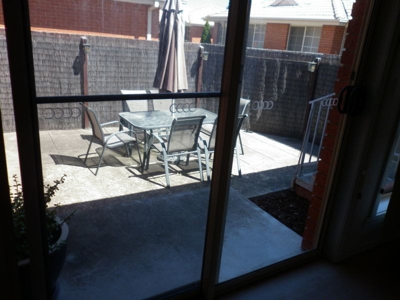 1/33 Purinuan Road, Reservoir VIC 3073