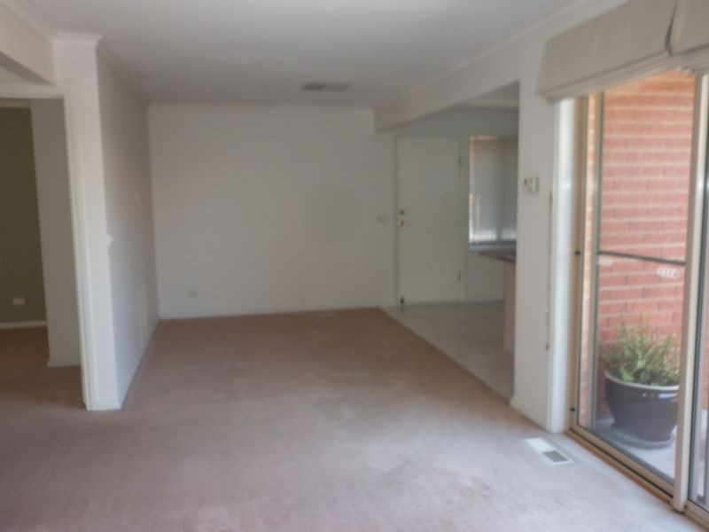 1/33 Purinuan Road, Reservoir VIC 3073