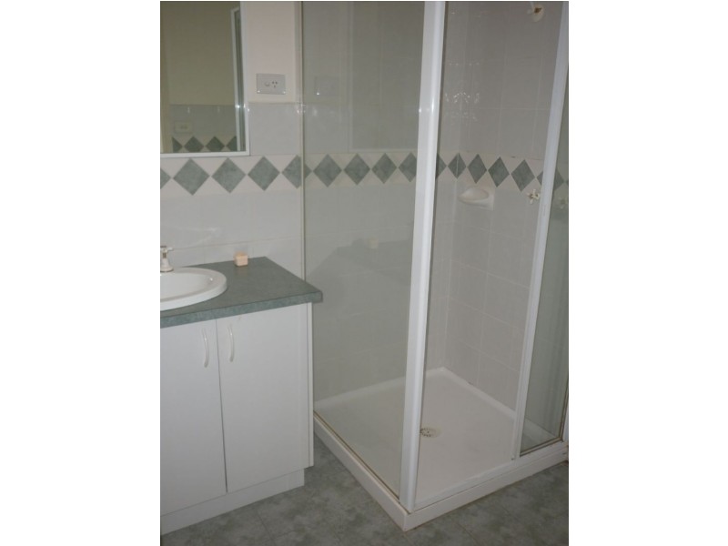 8/35-37 Darebin Boulevard, Reservoir VIC 3073