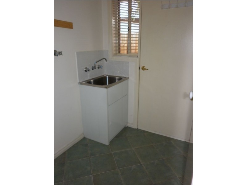 8/35-37 Darebin Boulevard, Reservoir VIC 3073