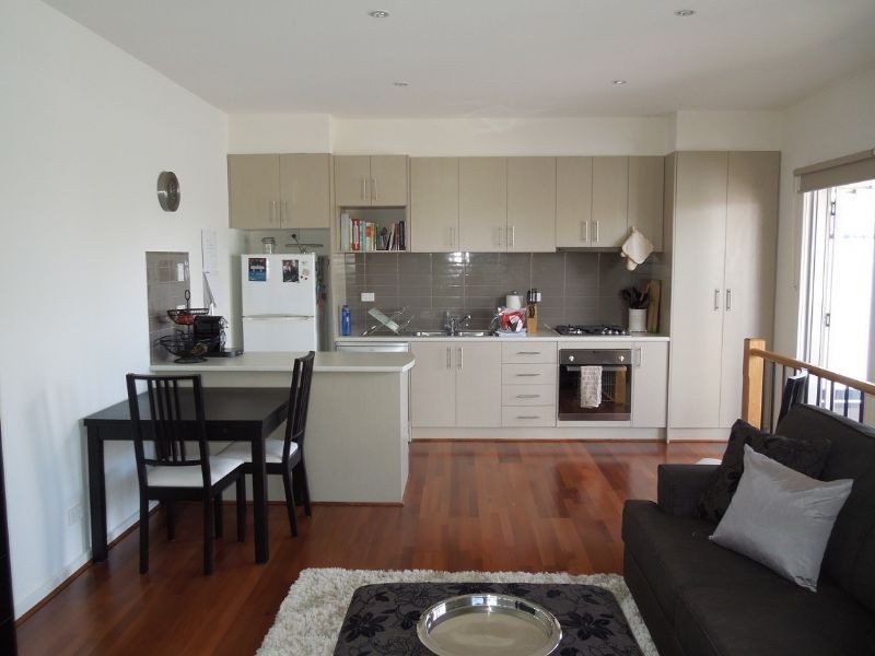 2/33 Elsey Road, Reservoir VIC 3073