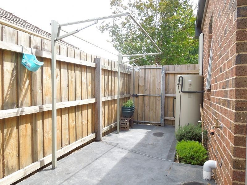 2/33 Elsey Road, Reservoir VIC 3073