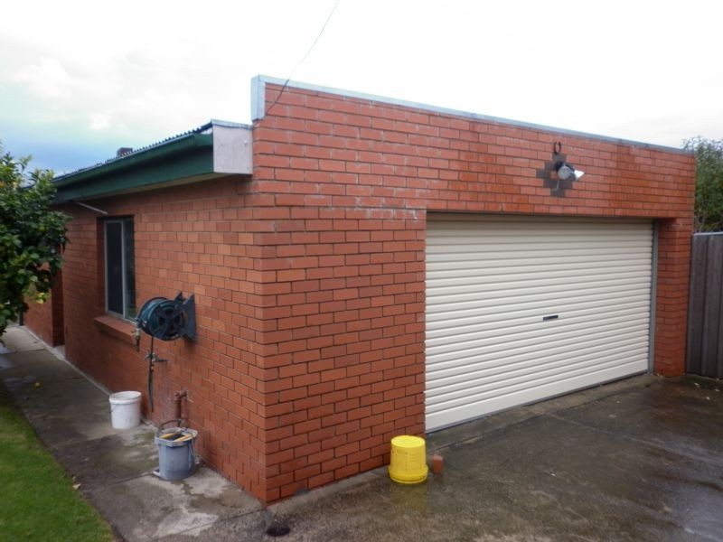 10 Barron Street, Reservoir VIC 3073