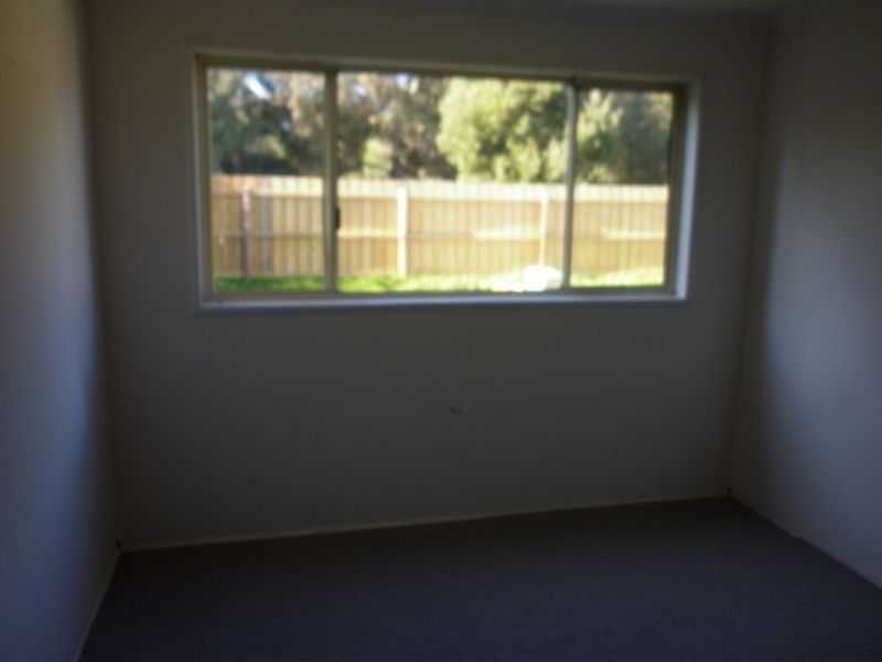 10 Clinnick Street, Reservoir VIC 3073