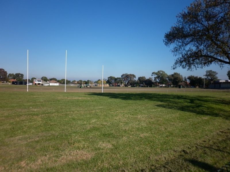 10 Clinnick Street, Reservoir VIC 3073