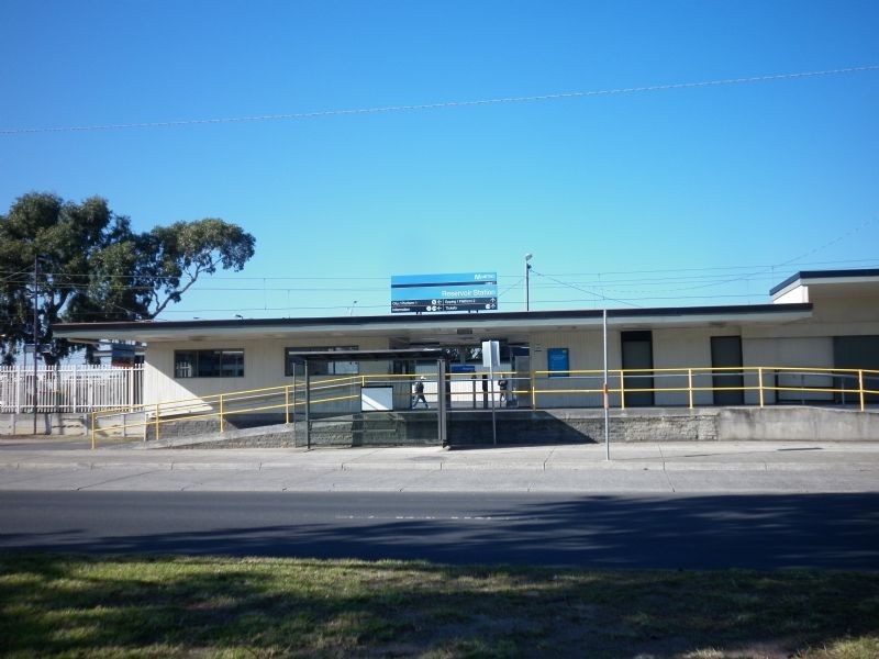 10 Clinnick Street, Reservoir VIC 3073