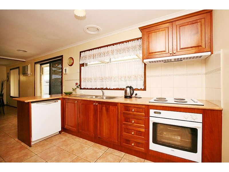 28 Melaleuca Drive, Thomastown VIC 3074