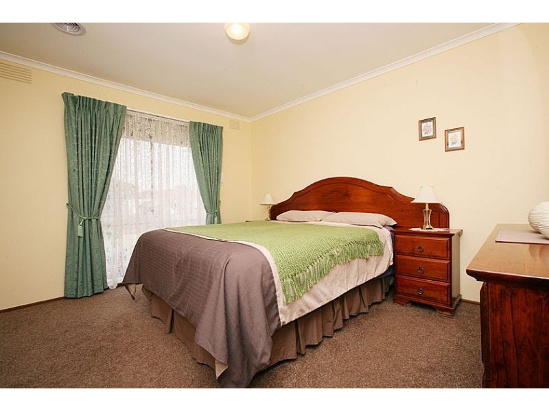 28 Melaleuca Drive, Thomastown VIC 3074
