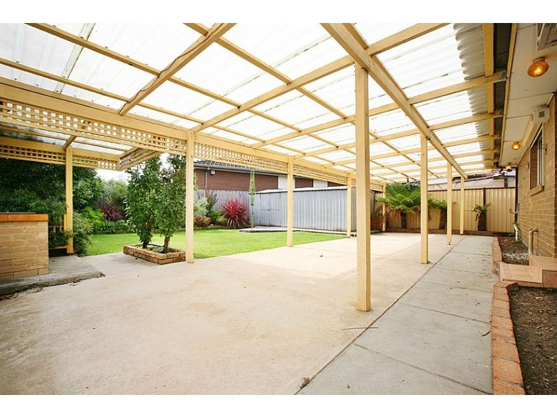 28 Melaleuca Drive, Thomastown VIC 3074