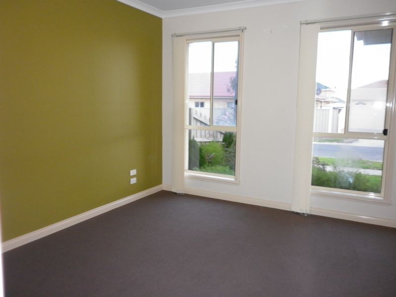 28 Broadway Street, Roxburgh Park VIC 3064