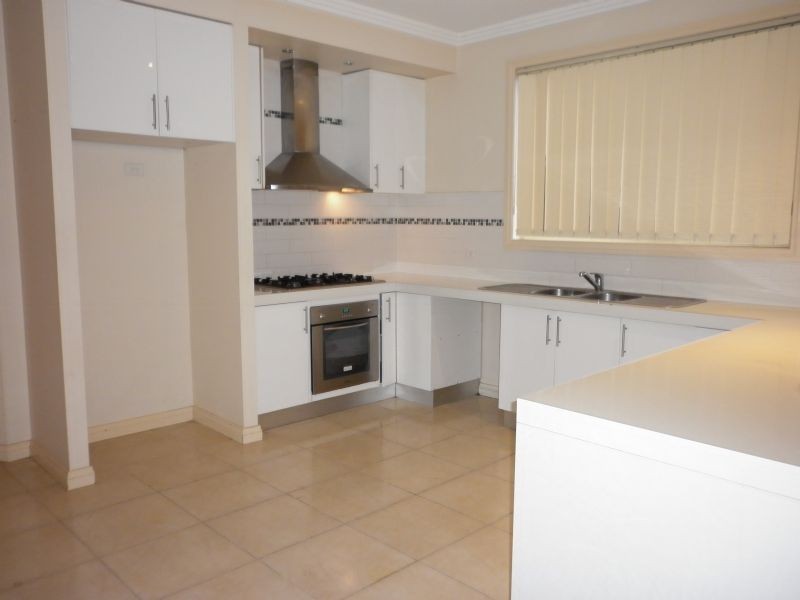 28 Broadway Street, Roxburgh Park VIC 3064