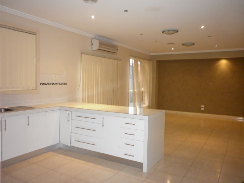 28 Broadway Street, Roxburgh Park VIC 3064