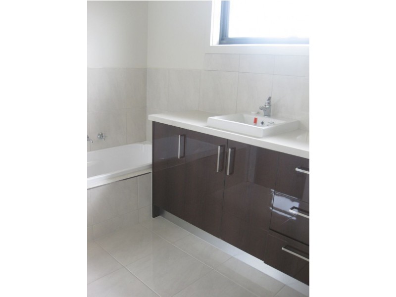 2/167 Spring Street, Reservoir VIC 3073