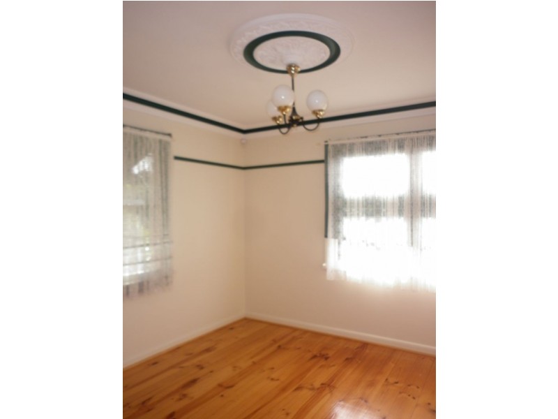 30 Gisborne Crescent, Reservoir VIC 3073