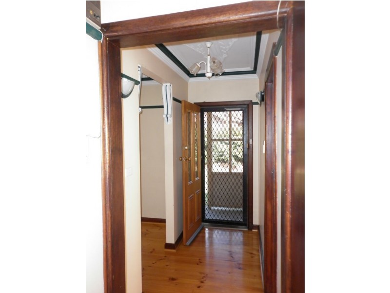 30 Gisborne Crescent, Reservoir VIC 3073