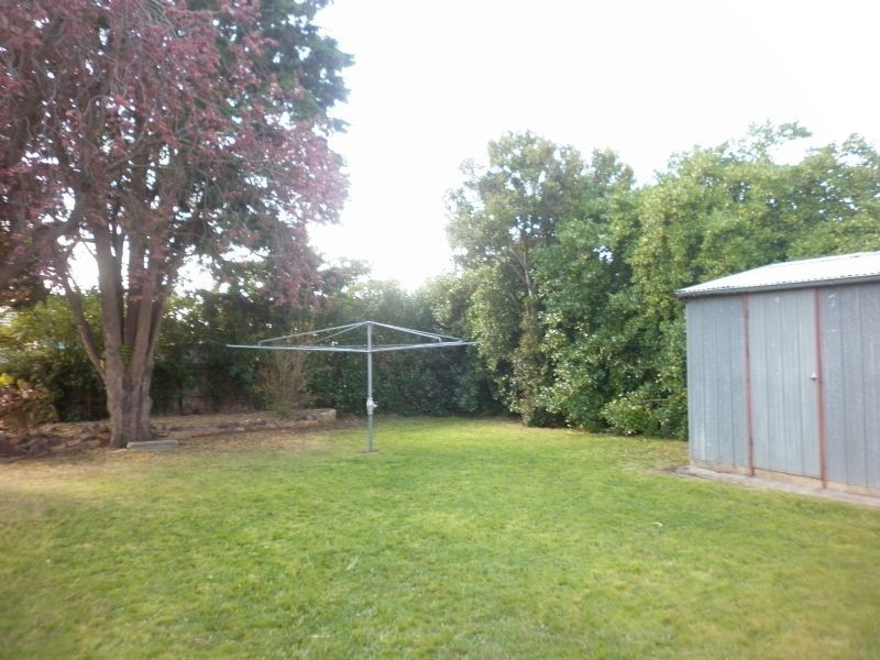 30 Gisborne Crescent, Reservoir VIC 3073