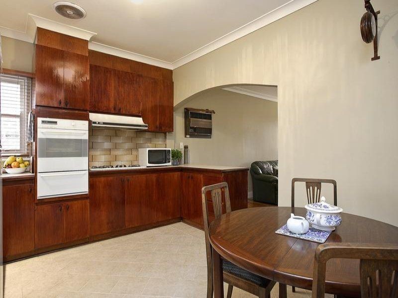 96 Purinuan Road, Reservoir VIC 3073
