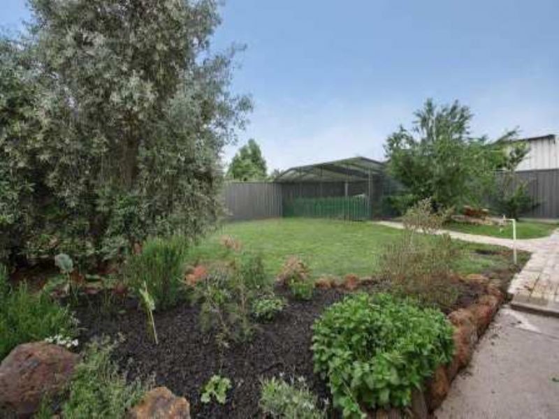 96 Purinuan Road, Reservoir VIC 3073