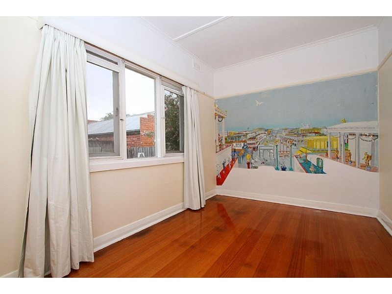 18 Esmond Street, Preston VIC 3072