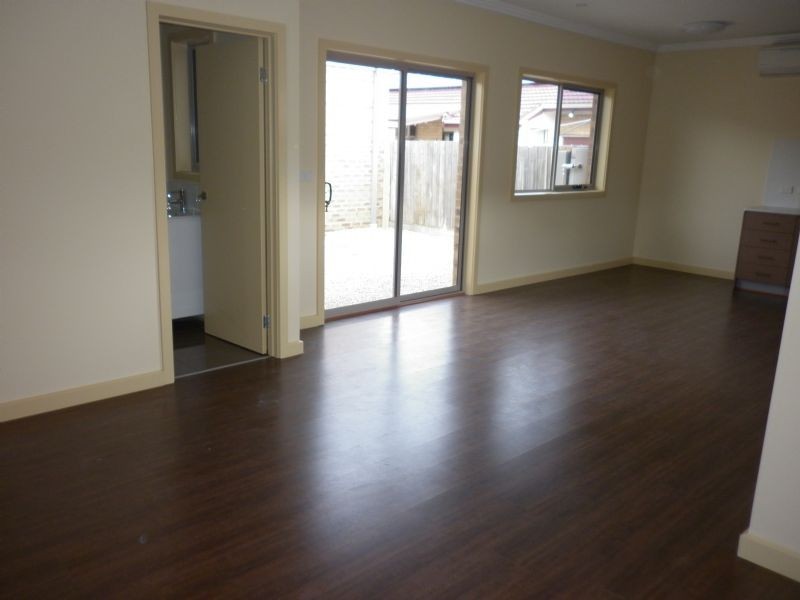 2/16 Crookston Road, Reservoir VIC 3073