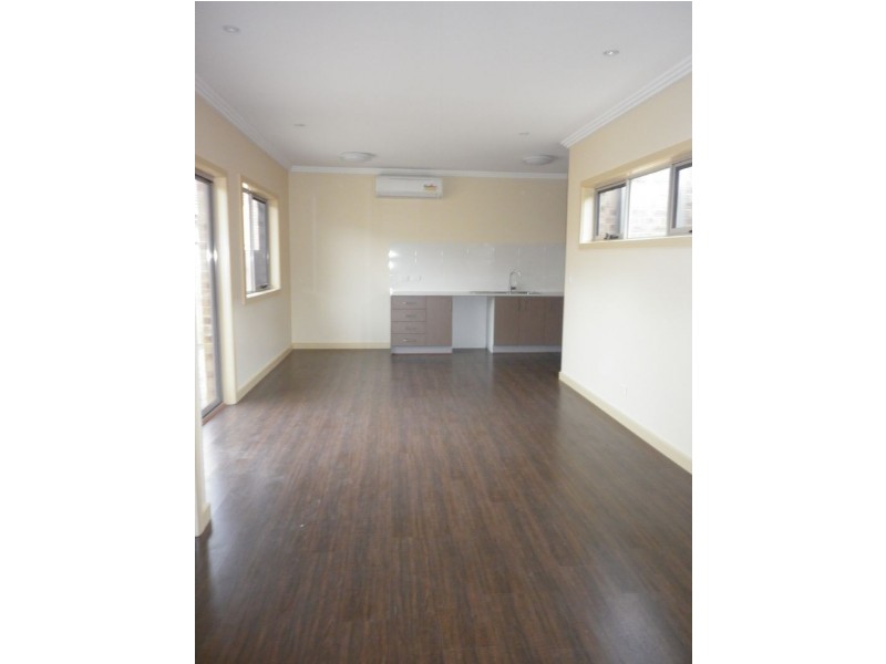 2/16 Crookston Road, Reservoir VIC 3073