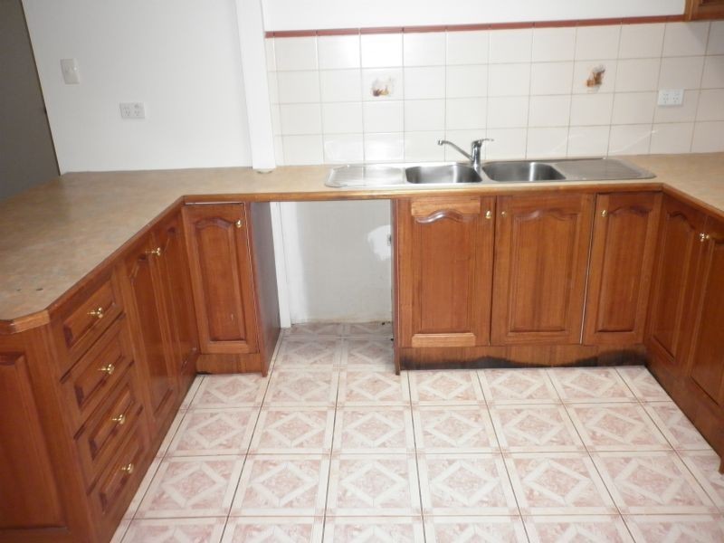 16 Glasgow Avenue, Reservoir VIC 3073