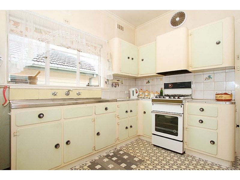 58 Locksley Avenue, Reservoir VIC 3073