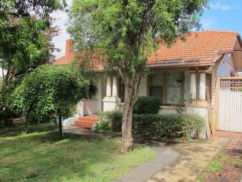 7 Xavier Grove, Reservoir VIC 3073