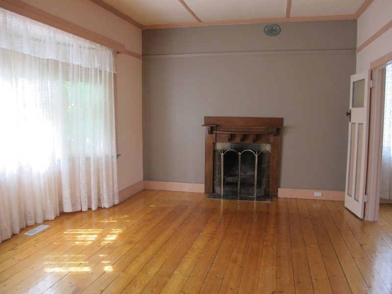 7 Xavier Grove, Reservoir VIC 3073