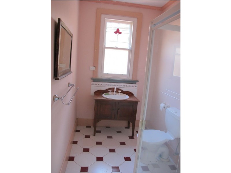 7 Xavier Grove, Reservoir VIC 3073