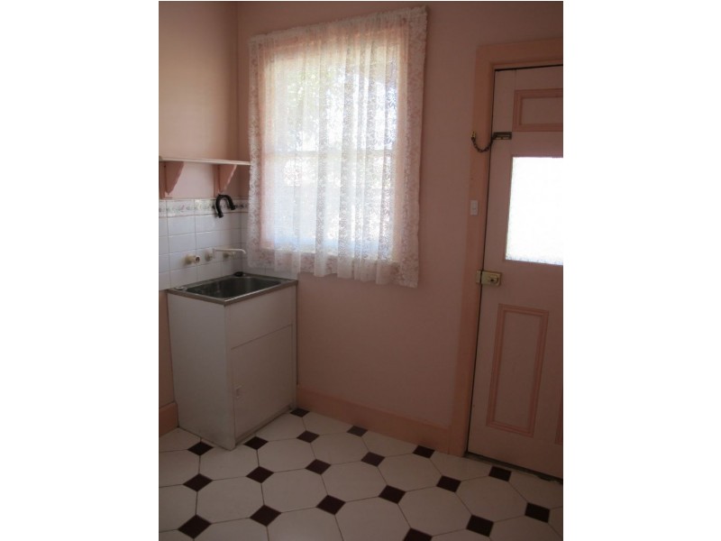 7 Xavier Grove, Reservoir VIC 3073