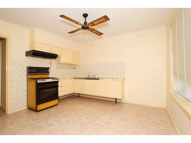 28 Valerie Street, Lalor VIC 3075