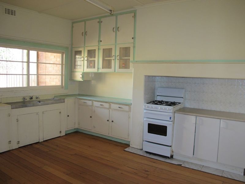 15 Kenilworth Street, Reservoir VIC 3073