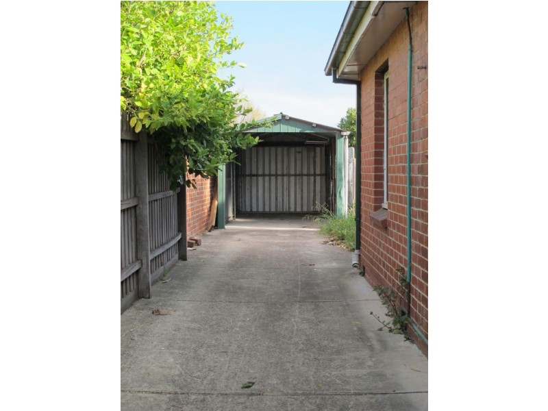 15 Kenilworth Street, Reservoir VIC 3073