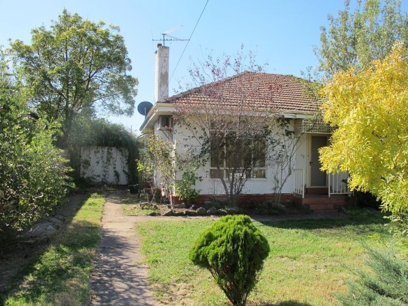 32 Newton Street, Reservoir VIC 3073