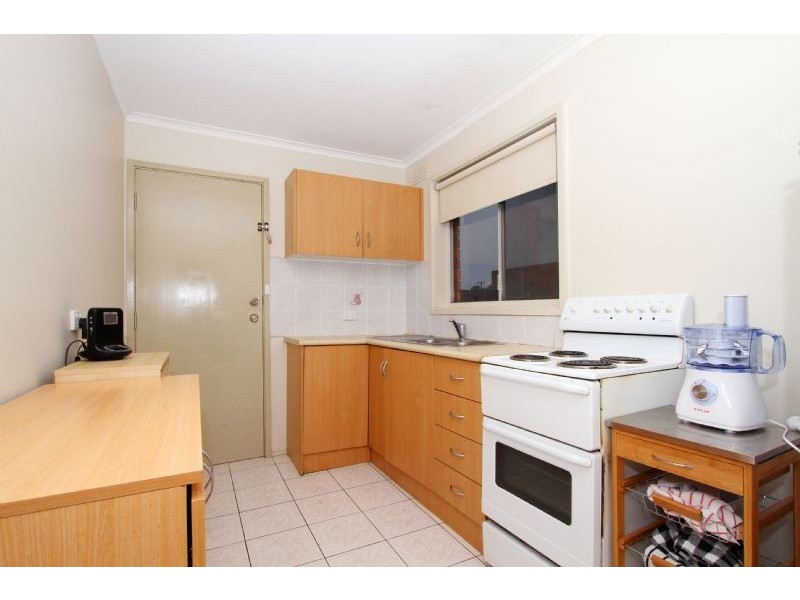 4/13 Crookston Road, Reservoir VIC 3073