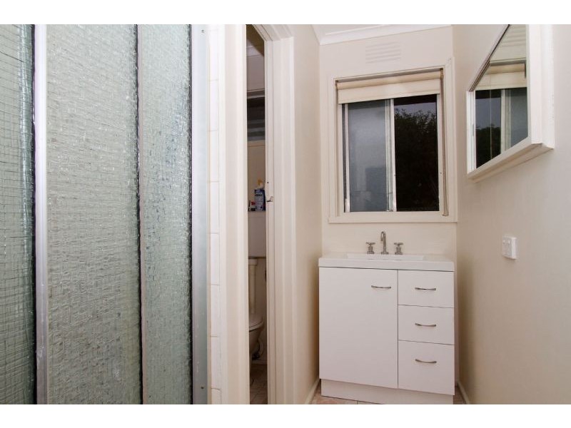 4/13 Crookston Road, Reservoir VIC 3073