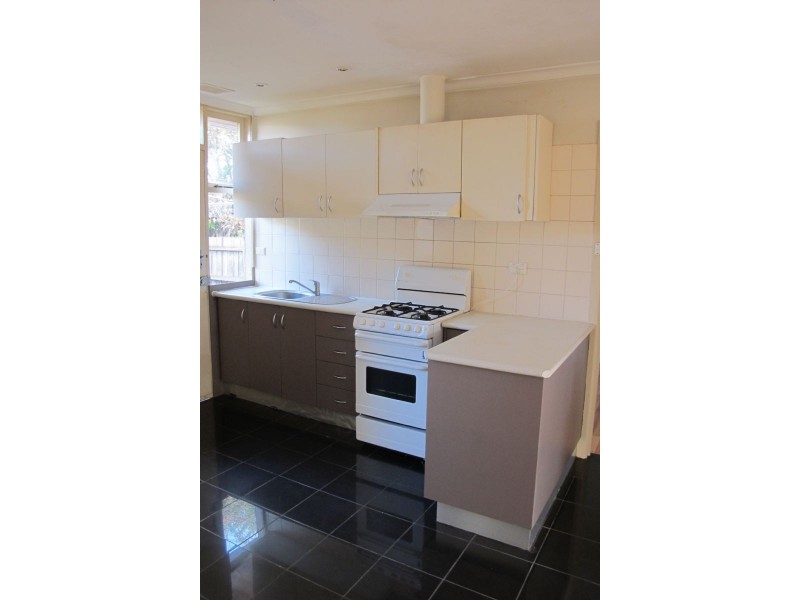 10/71 Pine Street, Reservoir VIC 3073