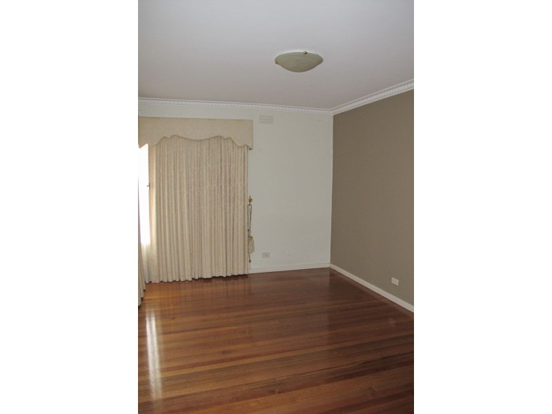 76 Darebin Boulevard, Reservoir VIC 3073