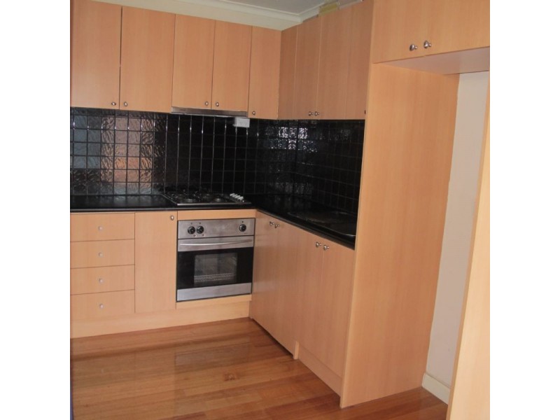 8/72 Kingwilliam Street, Reservoir VIC 3073